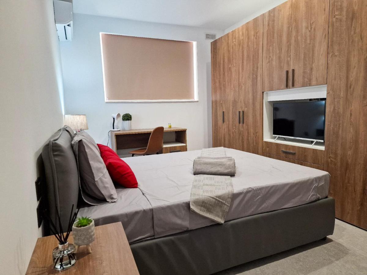 Barbara Properties - Luxury Qawra Stay セント・ポールズ・ベイ エクステリア 写真