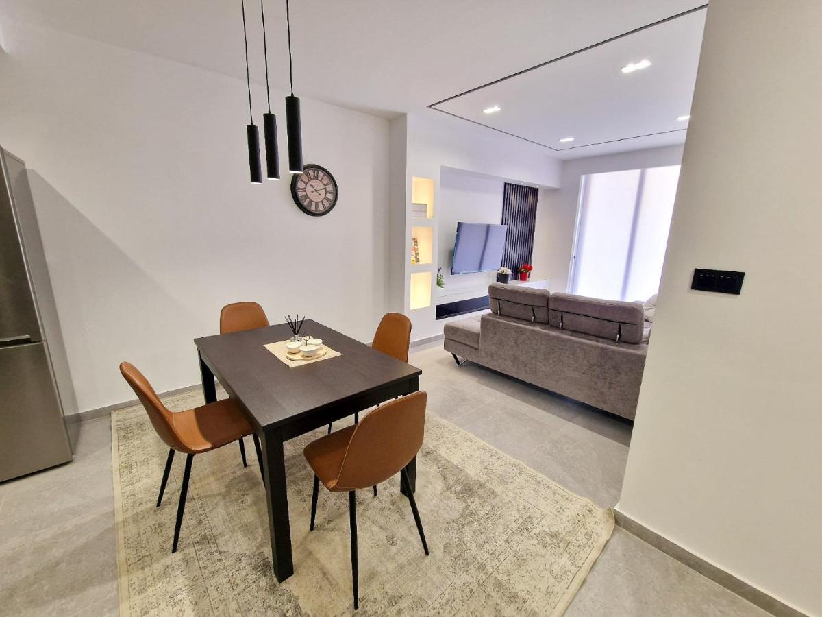 Barbara Properties - Luxury Qawra Stay セント・ポールズ・ベイ エクステリア 写真