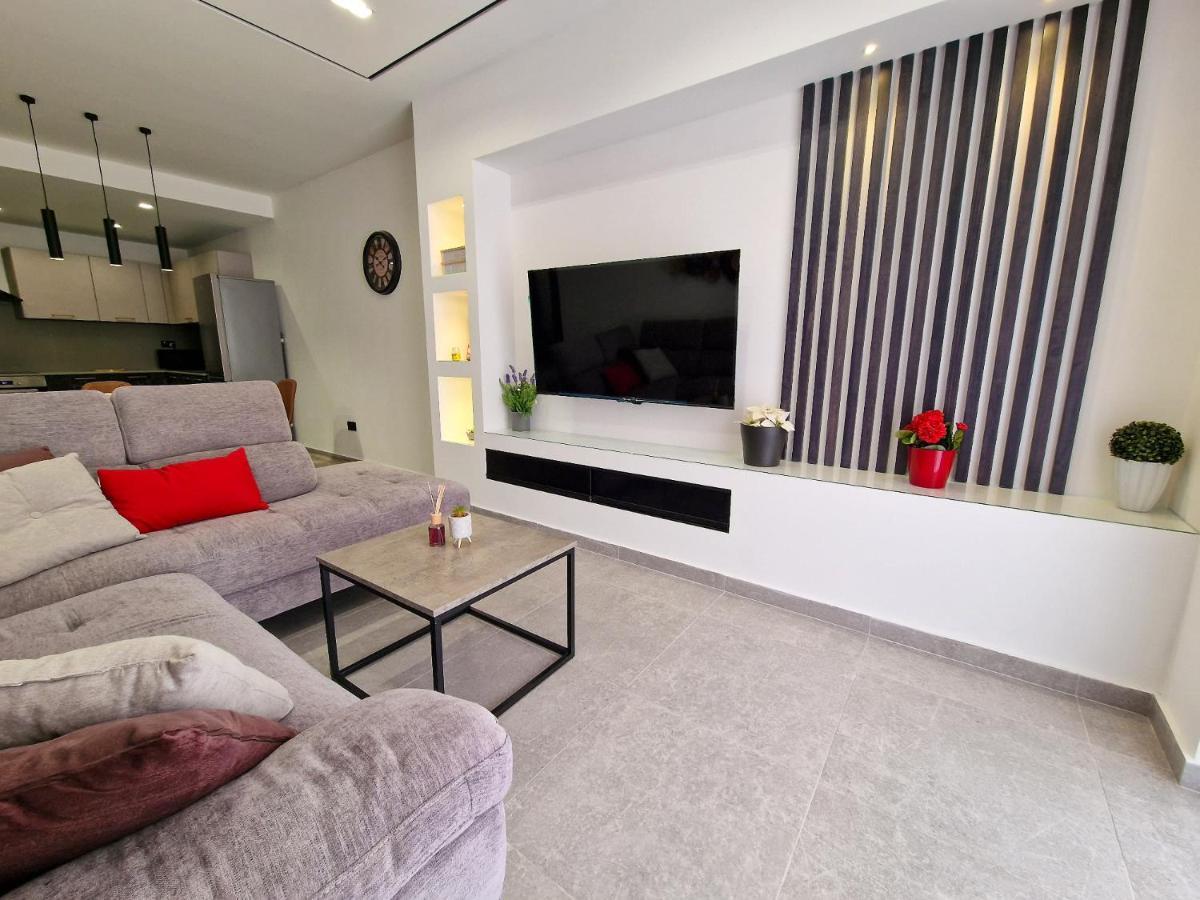 Barbara Properties - Luxury Qawra Stay セント・ポールズ・ベイ エクステリア 写真