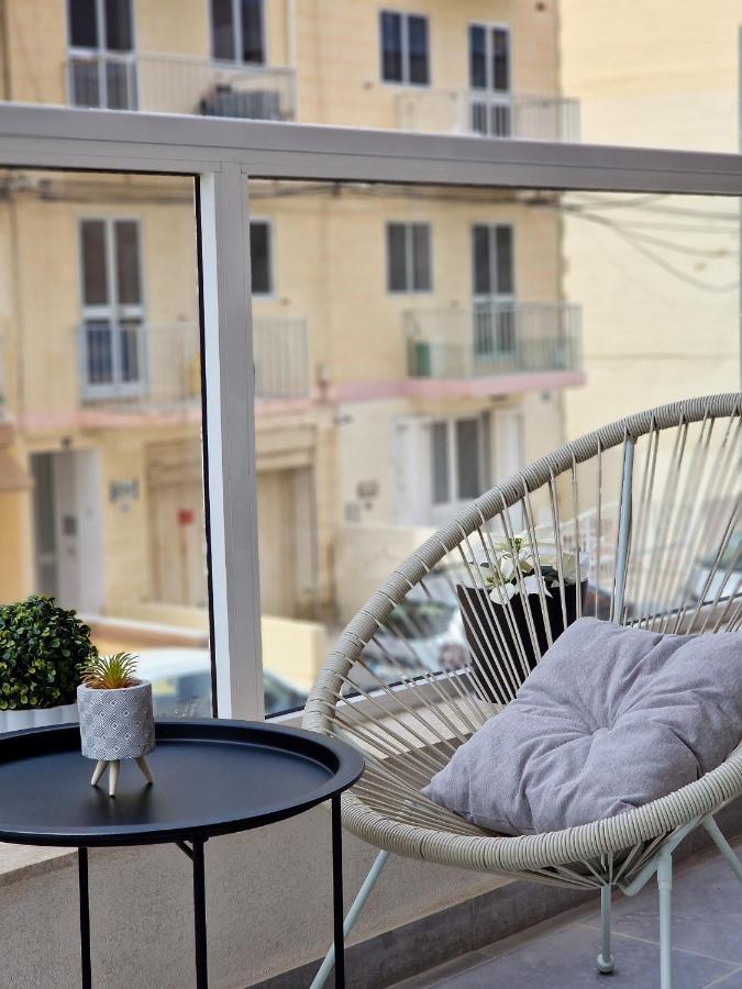 Barbara Properties - Luxury Qawra Stay セント・ポールズ・ベイ エクステリア 写真